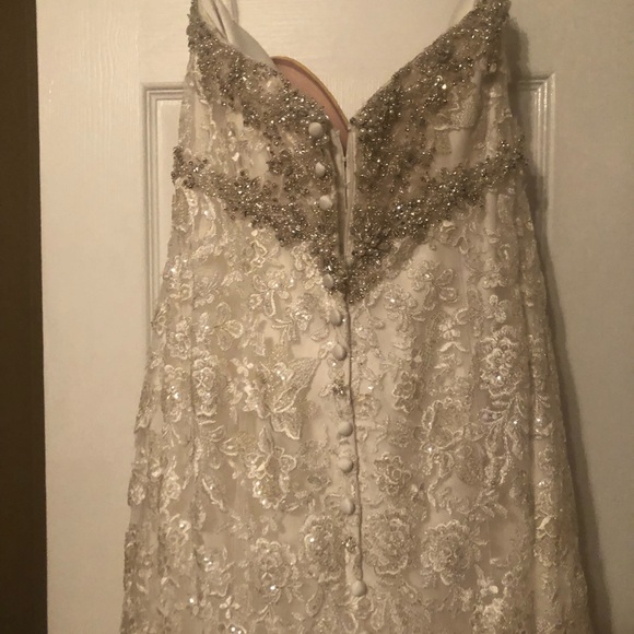 Size 12 allure wedding dress- never worn - Picture 6 of 8